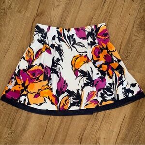 Flouncy and stretchy skirt, sz M